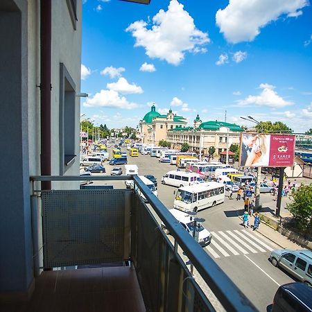 Like Home On Zaliznychna Ivano-Frankivsk Exterior foto